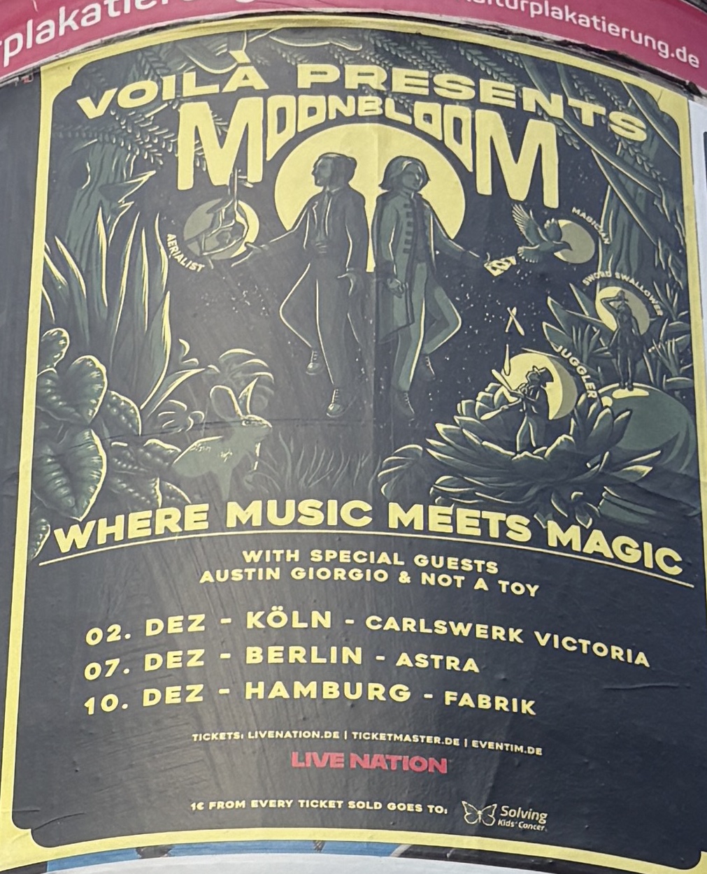 Voilà presents Moonbloom